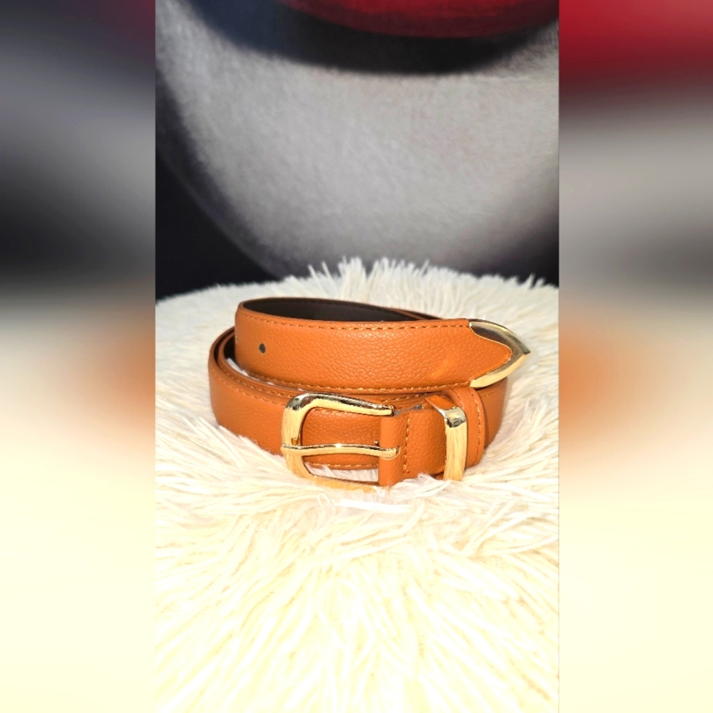 *SOLD*Elegant Gold Buckle Tan Belt. Fits Medium Or Large. Never Used.